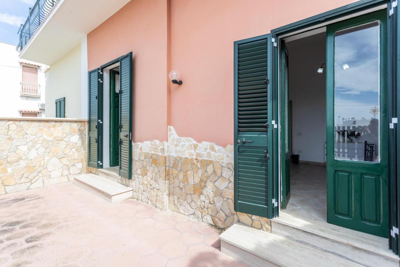 Villetta Bianca Sulla Spiaggia - Apulia Home Gallipoli Exterior photo
